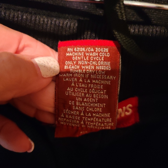 Guess ATHLETIC Suit - Picture 9 of 9